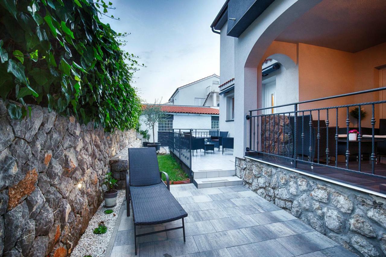 Vilaveja Krk Town Luaran gambar
